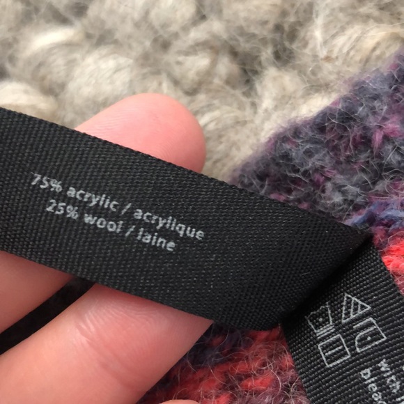 Fun & colourful sweater from Aeropostale - Picture 3 of 6